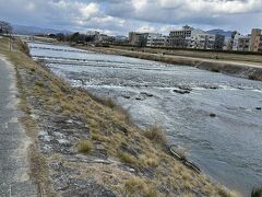 鴨川沿いをてくてくと

