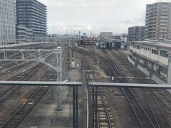 高岡駅に戻ってきました
ここに新幹線駅があればもっと活気あったはずだろうに...