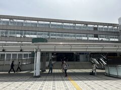 小倉駅で下車。
ここから、子供夫妻の車に乗ります。