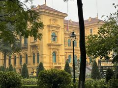 ２日目　ホーチミン廟にやってきました。
