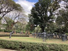 Martyrdom of Dr. Jose P. Rizal
フィリピンの英雄、ホセ・リサールが処刑された場所
学校の生徒達が見学にきていた