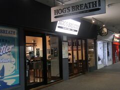今日の晩御飯はフォートラベルでグルメ部門1位の「ホグス　プレス　カフェ　オーストラリア」へ。
