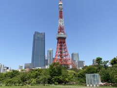 高くそびえる東京タワーはいつ見ても素晴らしいですね。