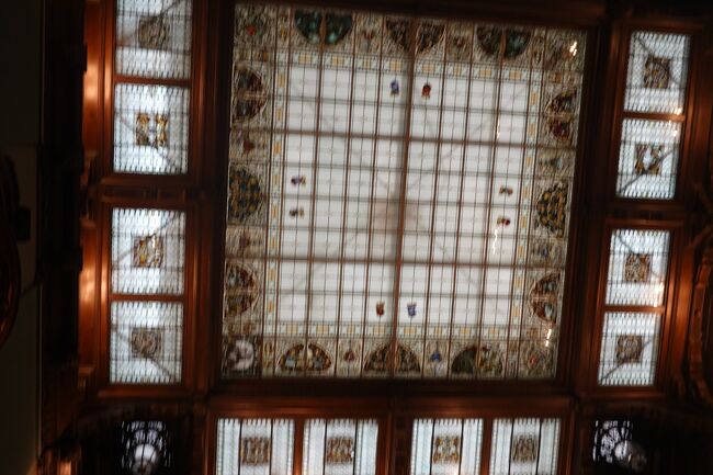 名誉の間<br /><br />１回のガイドツアーの人数がいったい何人いるの？ってぐらい多くて、おそらく今までで参加したガイドツアーで一番多い人数で、ガイドさんの側にいないと迷子になりそう。<br />