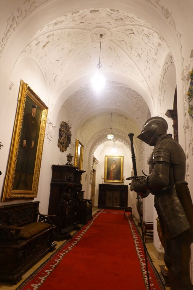 入場して初めての部屋は、人だらけで身動きするのも大変な状態で、写真を撮れませんでした。すぐに移動になり、出口は別なところだったので、後から撮ることもできませんでした。天使ちゃん４人いたはずで、会いたかったな。