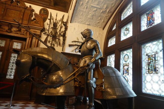 武器・武具展示室<br /><br />ここで緊急事態が起きました。<br />デジカメのメモリーが0になっちゃった。<br /><br />