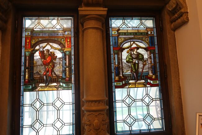 財務・会計室<br /><br />ルーマニアで最も壮麗な城とされ、部屋数は160以上も」あるそうです。<br />