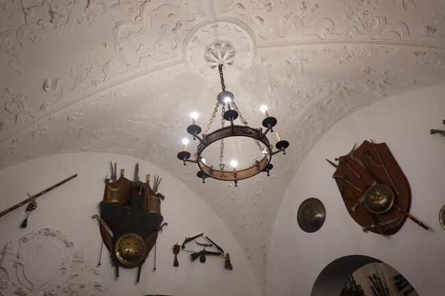 財務・会計室<br /><br />カルロス１世は、この城の完成から数か月後に亡くなられました。<br />