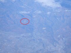 赤丸のところに800mの滑走路がある。山の上にある滑走路は「天空の飛行場」とも言われているここは福島飯坂農道離着陸場・ふくしまスカイパーク。日本におけるエアロバティックスフライト・曲技飛行の聖地となっている。