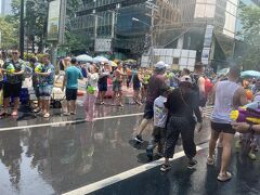 やはり弾薬の供給が有限（有料）だと好き勝手には撃てません。