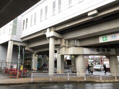 ＪＲ東海名古屋工場を出ると、目の前には近鉄烏森駅
昭和１３年（1938）に開業。
平成１６年（2004）の高架化により、開かずの踏切が解消。
