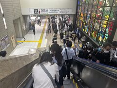 東京駅からは
ウキウキしてる人に着いていけば
間違いなくディズニーリゾートへ行くのです

（そうとは限らない場合もある）