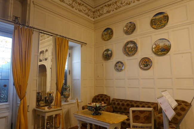 Camera　de　alb　白の間<br />