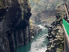 宮崎県まで足を延ばして五ヶ瀬川の峡谷、ボート遊びの方々の心地よさを感じ素敵な渓谷美を堪能　ボートは予約したがいいようです