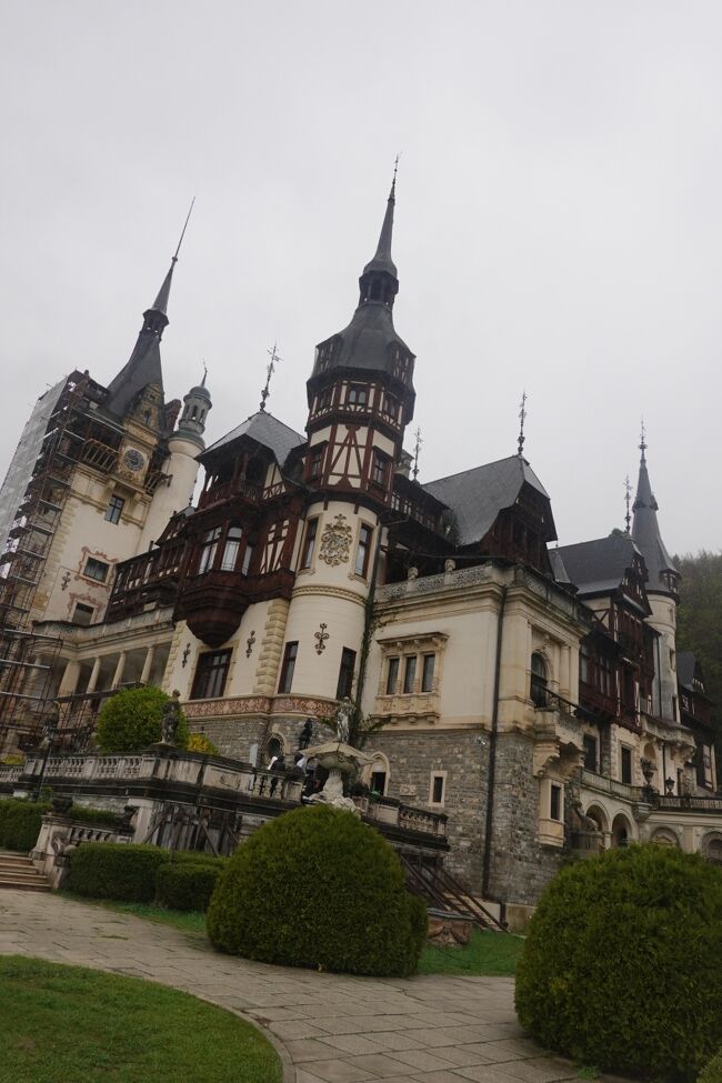 青空のペレシュ城を見たかったけど、仕方がないよね。<br />今までお日様、大活躍だったから疲れたのかな？<br /><br />