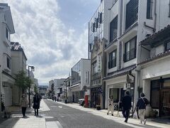 『中町通り』

松本は幸いにも戦災を免れたことから
土蔵造りの商家や店舗が数多く残り
城下町の歴史と文化を堪能できます
