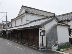 商家博物館むろやの園。西日本でも有数の油商であった小田家の屋敷で、南北に119mの奥行きがあり、屋敷面積は約800坪と国内に現存する町家の中でも最大級のものといわれています。