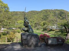 佐々木小次郎の像。吉川英治の小説「宮本武蔵」では岩国出身となっているようです。