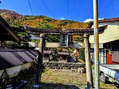 こちらは秋葉神社と津島神社の一体となった鳥居