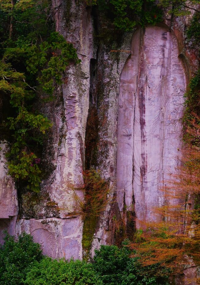 宇陀-2 大野寺b 弥勒菩薩-摩崖仏 像高11.5m/大岩壁に刻まれ ☆1210年