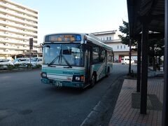 何とかバスに間に合いました。
東萩駅前9:55>>防長バス>>秋芳洞11:05