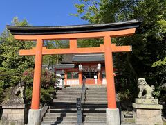 宇治神社はすぐ隣にある宇治上神社と二社一体の神社でしたが、明治時代に分離されました。