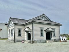 三池港にある旧長崎税関三池税関支署の建物です。

