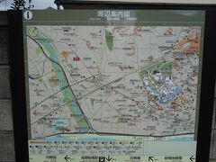 箱根板橋駅到着。
地図を確認。
ここから明治時代の政治家の別荘群と小田原城の堀切を見るコースへ。

