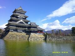 うん、素晴らしい～♪

ただ、自分は姫路生まれなので、やはり日本一のお城は姫路城であることは譲れませんけどね～♪