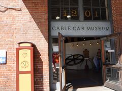 途中で降りて、ケーブルカー博物館に行く。
ここは博物館という名称だが、実態はケーブルカーの動力庫。モーターでケーブルを時速15kmで動かしている。