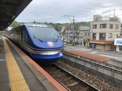 佐用駅で後発の特急スーパーはくとに抜かされました。
乗ろうか迷いましたが、特急料金が３９６０円。
到着時間が４０分早いだけだったので鈍行で行くことにしました。