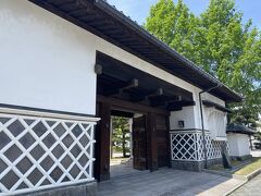 箕浦家武家門