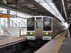 「伊勢崎駅」停車

停車時間が長かったので、向かいに止まってた黄色ライン車両の回送電車をパチリ