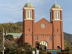 平和公園を後にし、次に向かったのは「浦上天主堂」です。
長崎はキリシタンの街だけあり、いたるところに協会があります。