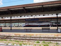 ヴェローナ ポルタ ヌオーヴァ駅
様々な特急などの通過を見れます
Stazione di Verona Porta Nuova