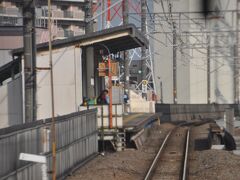 　八丁畷駅に停車、車内が混んでいるので、駅名標は撮れません。