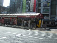 岡山駅から少し歩くと停留場があります。