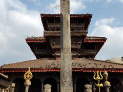 ダッタトラヤ寺院。3つの合体神ダッタトラヤが祀られています。