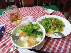 中華寄り（というかほぼ中華？）のカンボジア料理をいただく