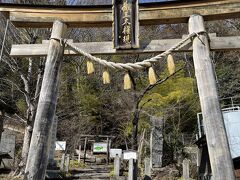 神の湯周辺を散策していると、蔵王刈田嶺神社を見つけました。