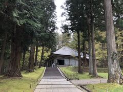 金堂へ来ました。