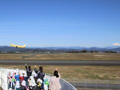 15年間、我々にこんなにたくさんの「夢」を与え続けてくれているFDA。

2024年7月、鈴木与平FDA会長のインタビューによると、
「韓国や台湾へのチャーターも可能性としてあり得る」
とのこと。
ついに世界進出なるか？
会長の「夢」、楽しみにしています。

FDA関係者の皆さん、
皆さんのご安全と、ますますのご発展をお祈りしております。

\\\FDA就航15周年おめでとう！///

諸先輩が遥かにすばらしい写真を撮影なさる中、後編も自分の拙い写真による旅行記で失礼いたしました。
それでもここまで読んでくださった皆様、
ありがとうございました。