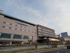 夕方のやや渋滞気味の道路でしたが、30分もかからずにホテル一畑へ到着です(^^)
