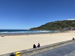 ビーチまで向かって、チーズケーキを楽しみました。