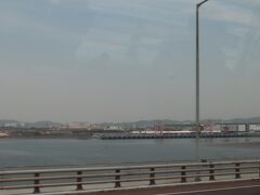 永宗大橋を渡り韓国本土へ