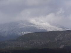 新燃岳の左奥。霧島最高峰の韓国岳。
頂上はずっと雲の中でした。