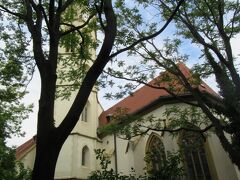 ハイリゲンシュタット公園を通っていくと教会(Kirche Heiligenstadt St. Michael)が見えました