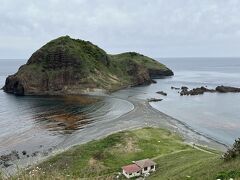 ホテルを出発して、一気に北上。島の北端、二ツ亀に来ました。