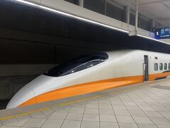 そんなこんなありつつも
約１時間半で高雄の新幹線駅 左営駅に到着。
