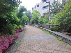 今回のコース、渋谷区→目黒区→世田谷区とまわります。
渋谷区と目黒区は「歴史と文化の散歩道」の標識があったのだけど
世田谷区に入ったらなくなりました。
